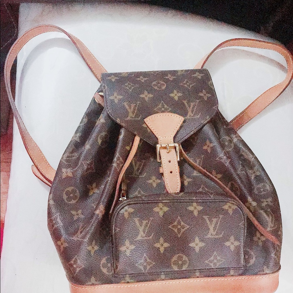 Louis Vuitton bag 100% authentic